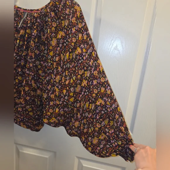 Womens Anthropologie Multicolor Floral Blouse W/ Bell Sleeve, Sheer, Sz SM - Picture 11 of 11